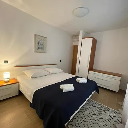 Frina Ii, Island Hvar Jelsa (Hvar)