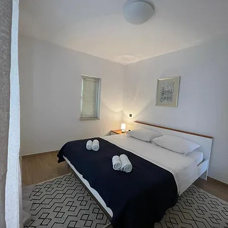 Apartment Frina Ii, Island Hvar