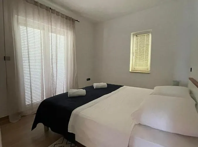 Frina Ii, Island Hvar Lägenhet