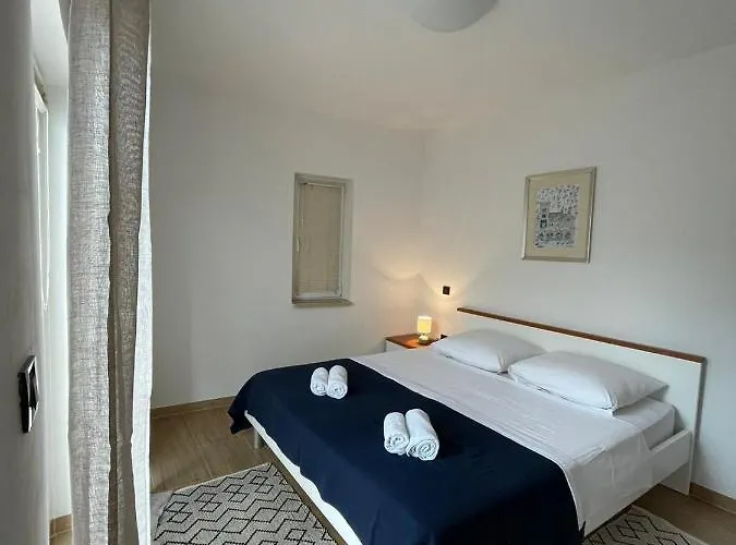 Frina Ii, Island Hvar Lägenhet